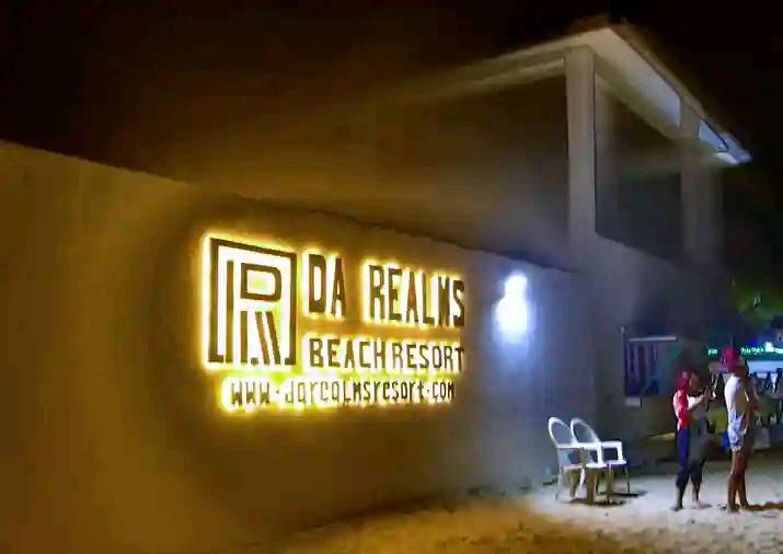 Da Realms branding